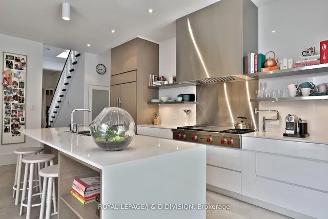 Additional image 11 of 426 Ontario St