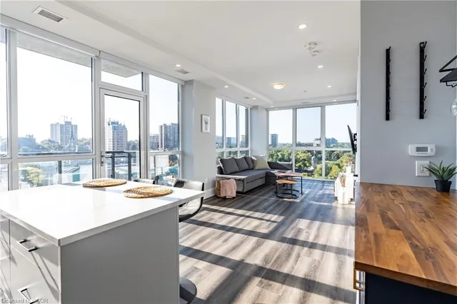 Additional image 18 of 60 Charles St Unit 705