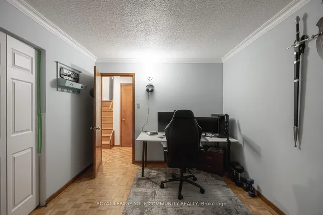 Additional image 34 of 18 Loomis Crt