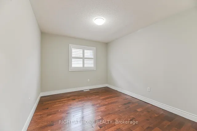 Additional image 32 of 21 Hoptree Ave
