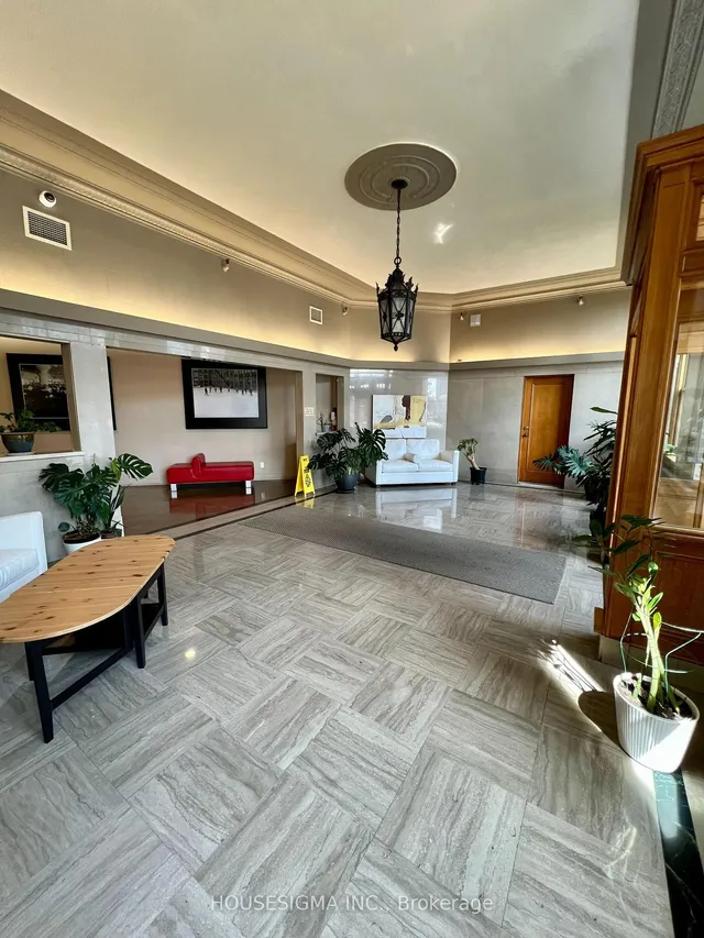 Additional image 19 of 404 King St Unit 109