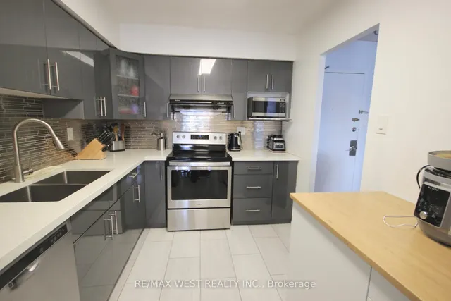 Additional image 4 of 3380 Eglinton Ave Unit 801