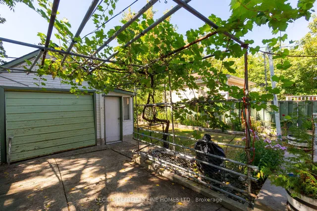 Additional image 38 of 48 Westmount Ave