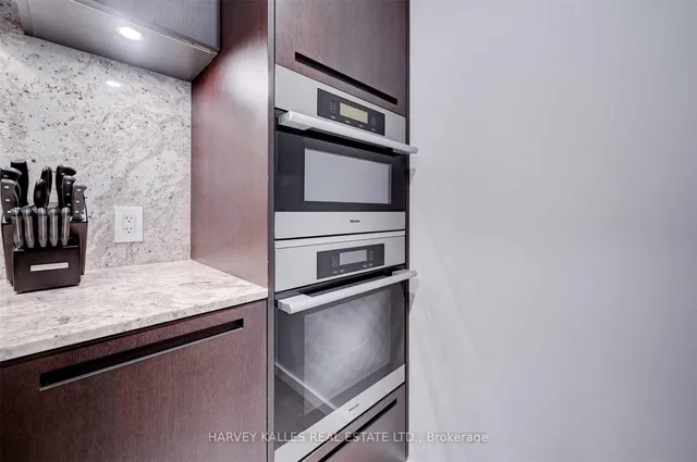 Additional image 12 of 180 University Ave Unit 2508