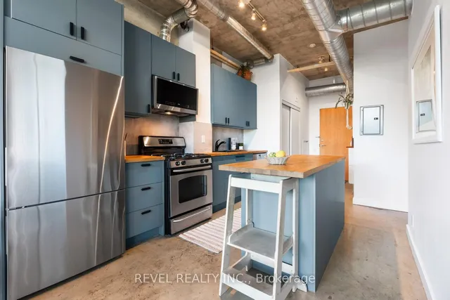 Additional image 3 of 369 Sorauren Ave Unit 204