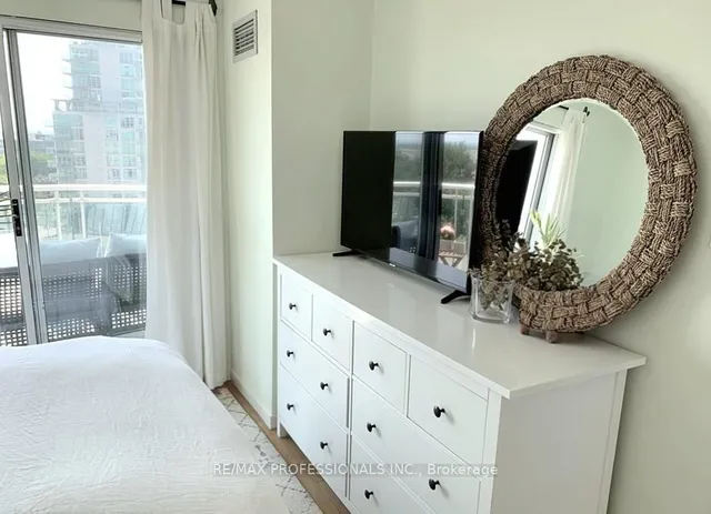 Additional image 9 of 600 Queens Quay Unit 1028