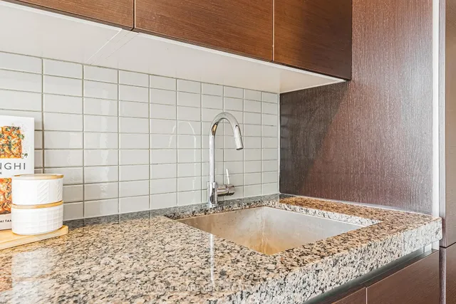 Additional image 16 of 629 King St Unit 627