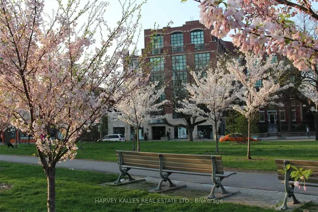 Additional image 38 of 901 Queen St Unit 105