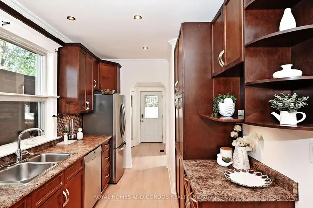 Additional image 16 of 38 Gates Ave