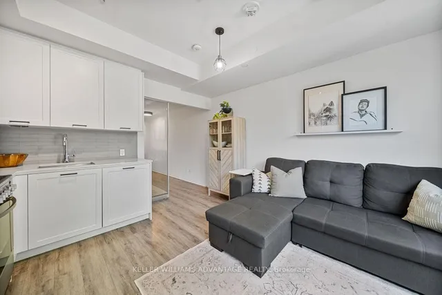 Additional image 4 of 1630 Queen St Unit 421