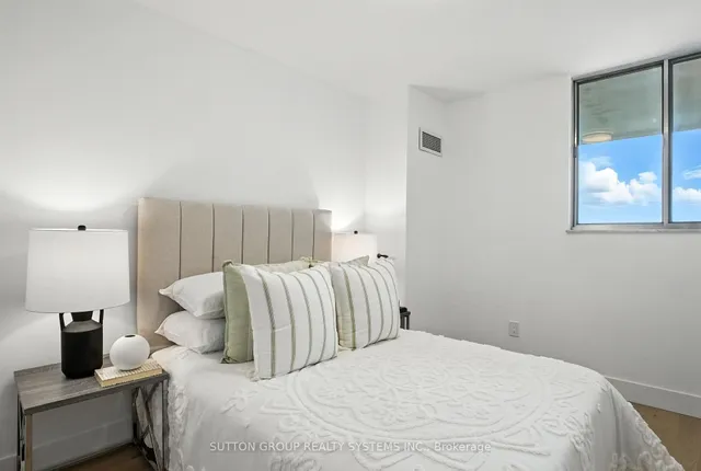 Additional image 18 of 812 Burnhamthorpe Rd Unit 907