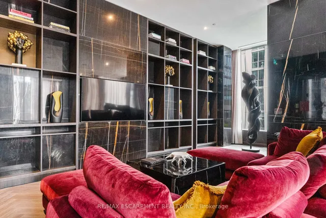 Additional image 38 of 11 Yorkville Ave Unit 2113