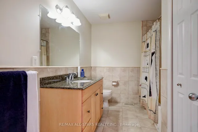 Additional image 33 of 32 Barker Ave