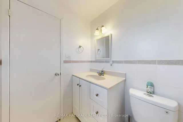 Additional image 32 of 38 Courton Dr