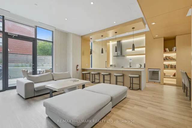 Additional image 33 of 2369 Danforth Ave Unit 513