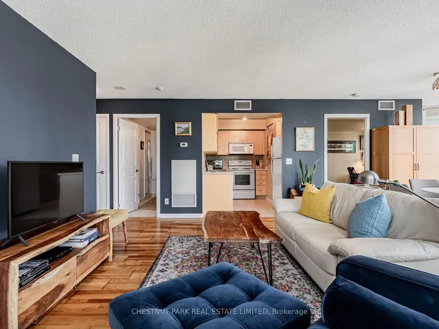 Additional image 11 of 18 Yonge St Unit 2211