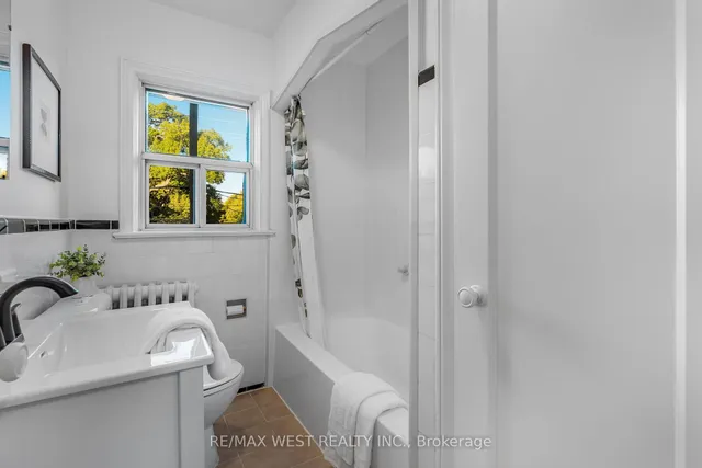 Additional image 25 of 215 Jane St