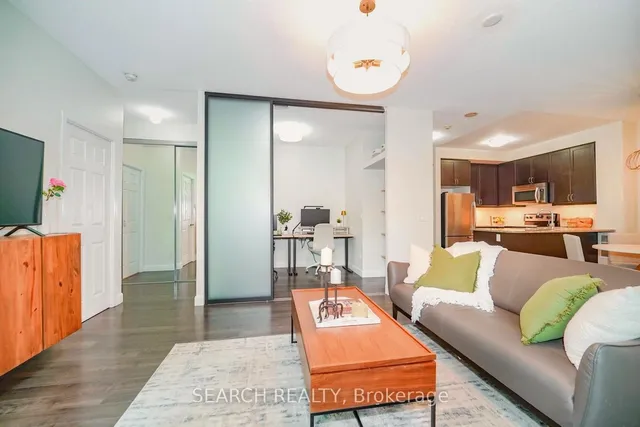 Additional image 25 of 19 Grand Trunk Cres Unit 201