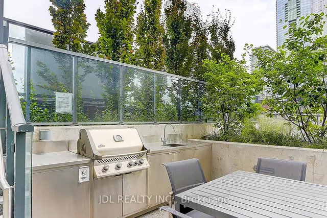 Additional image 40 of 99 John St Unit 3702