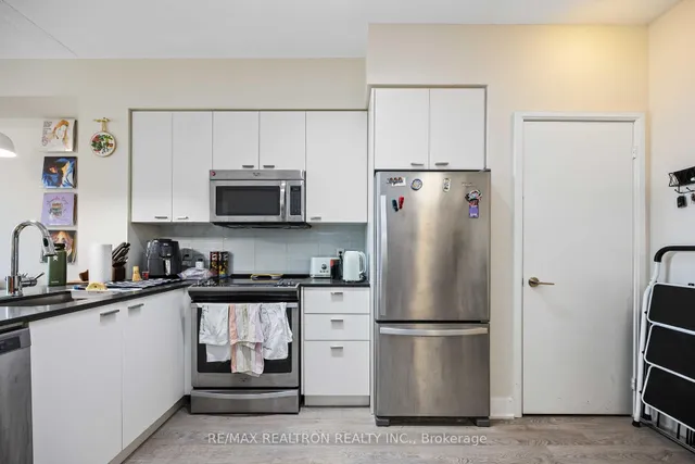 Additional image 21 of 30 Roehampton Ave Unit 1501