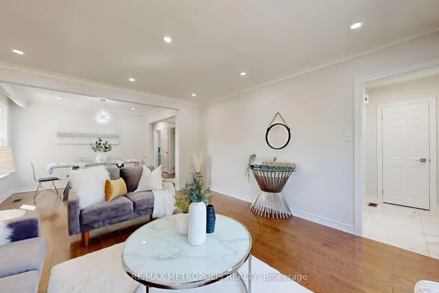 Additional image 7 of 162 Lord Roberts Dr