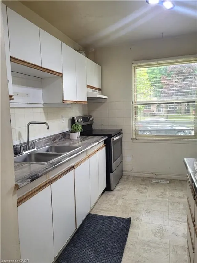 Additional image 2 of 27 Queenston Dr