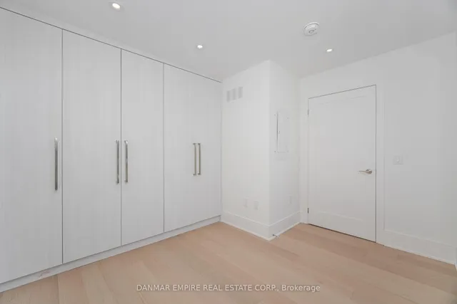 Additional image 24 of 6 Casino Crt