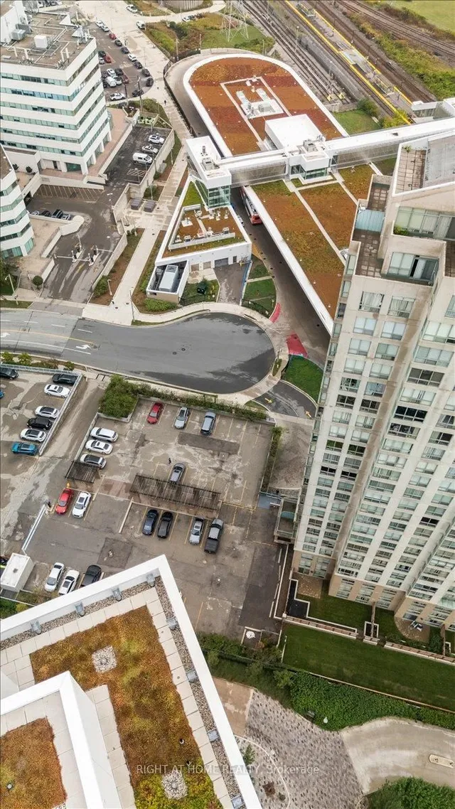 Additional image 46 of 101 Subway Cres Unit 1011