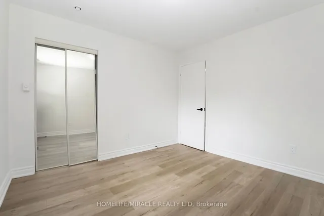 Additional image 24 of 66 Avening Dr