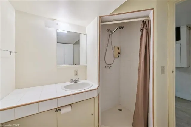 Additional image 26 of 34 Graystone Ave