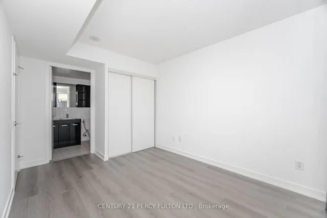 Additional image 17 of 19 Singer Crt Unit 1518