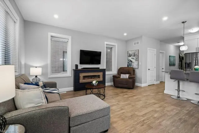 Additional image 13 of 904 Chapel Hill Crt