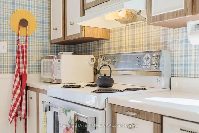 Additional image 18 of 3 Chestermere Blvd