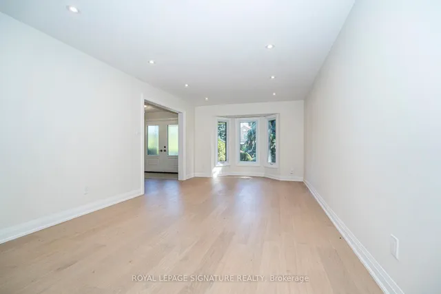 Additional image 6 of 11 Royal Rouge Tr