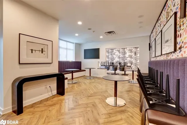 Additional image 33 of 600 Queens Quay Unit 633