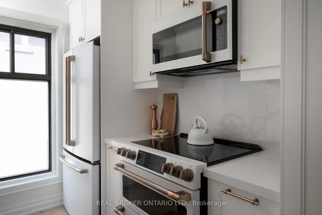 Additional image 9 of 187 Sherwood Ave Unit B