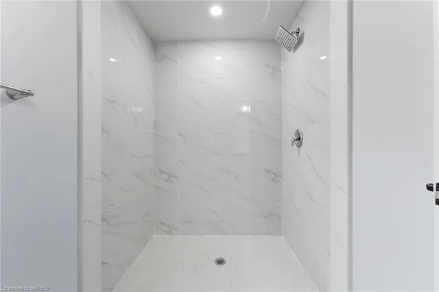 Additional image 19 of 160 Rochefort Street St Unit A17