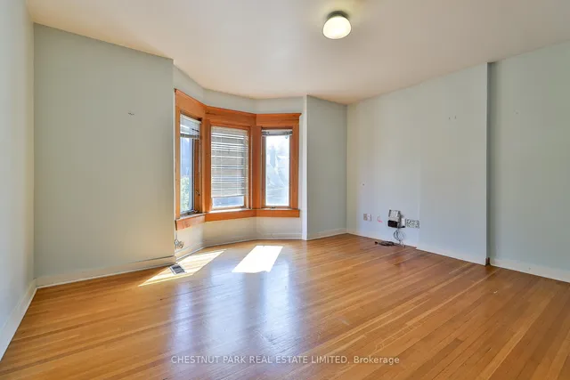 Additional image 34 of 52 Craighurst Ave