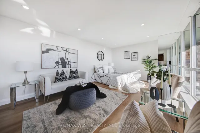 Additional image 5 of 914 Yonge St Unit 1202