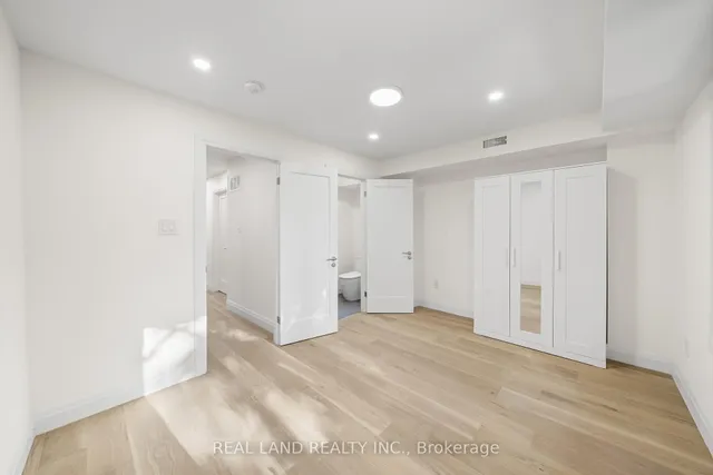 Additional image 28 of 30 Winnifred Ave