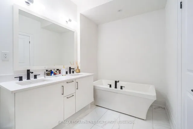 Additional image 18 of 79 Elder Ave Unit 42