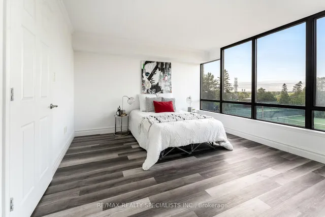 Additional image 39 of 65 Skymark Dr Unit 201