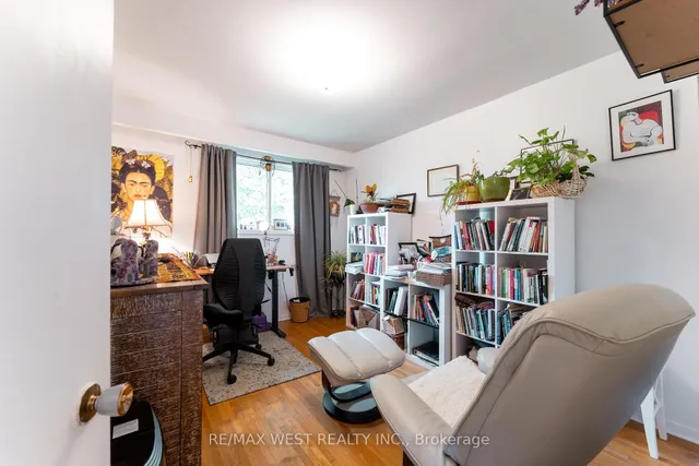 Additional image 25 of 330 Pellatt Ave