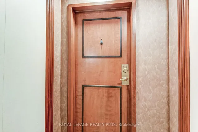 Additional image 5 of 980 Yonge St Unit 715