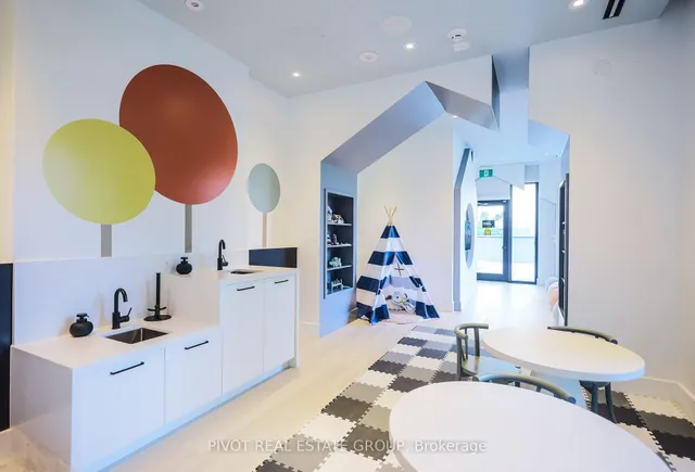 Additional image 22 of 285 Dufferin St Unit 1406