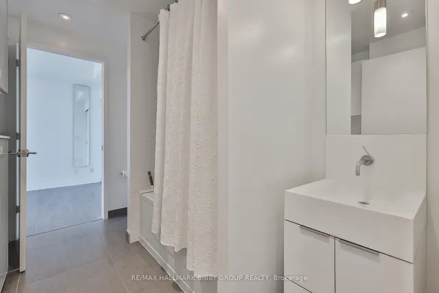 Additional image 24 of 110 Charles St Unit 2904