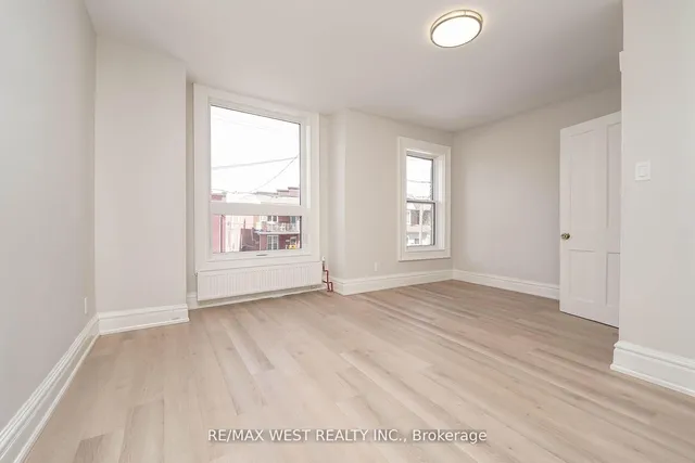 Additional image 32 of 115 Edwin Ave