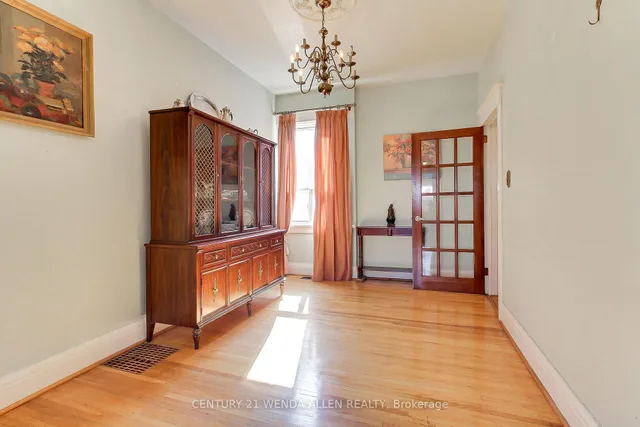 Additional image 7 of 729 Dupont St