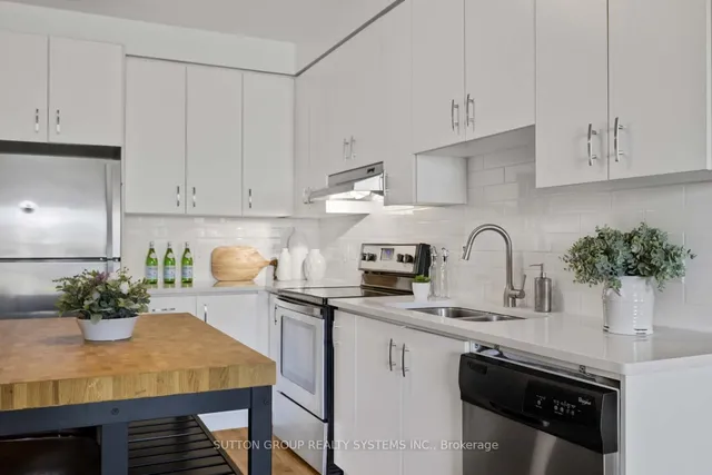 Additional image 8 of 3563 Lake Shore Blvd Unit 212