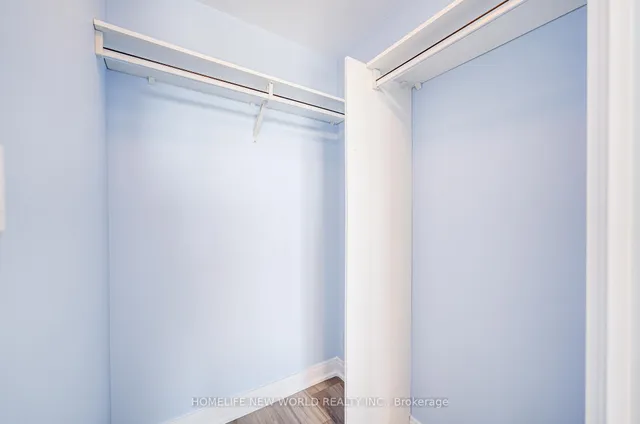 Additional image 15 of 181 Village Green Sq Unit 1815